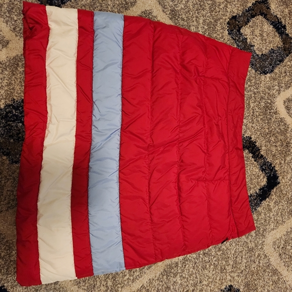 Bogner Red Quilted Puffer skirt with side Zipper - Picture 6 of 16